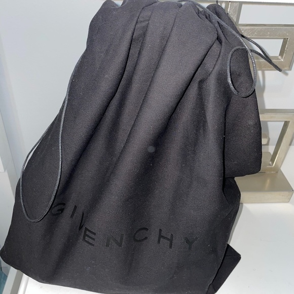 GIVENCHY MINI ANTIGONA LOCK BAG 2021 - Picture 11 of 12
